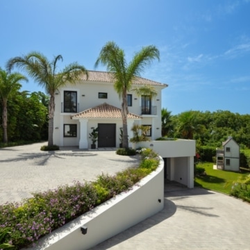 Spectacular 6 bedroom villa with panoramic views in the heart of El Herrojo, Benahavis Picture 24