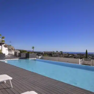 Luxurious apartment with breathtaking sea and mountain views in La Quinta Golf, Benahavis Picture 21