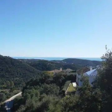 Wide and large building plot with panoramic views in Monte Mayor Resort, Benahavis Picture 7