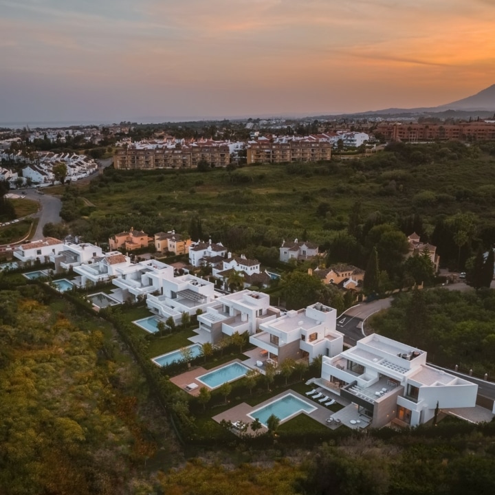 King’s Hills – Nine luxury villas in the prime residential area of El Paraiso, Estepona Picture