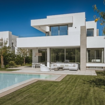 King’s Hills – Luxury villa with stunning golf views in El Paraiso, Estepona Picture 13