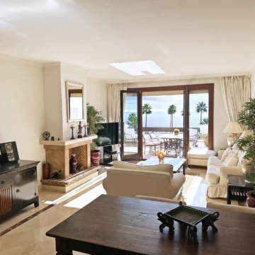 Frontline beach duplex penthouse on The New Golden Mile, Estepona Picture 2