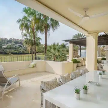 Stunning duplex penthouse with views of the golf course in Las Alamandas, Nueva Andalucia Picture 15