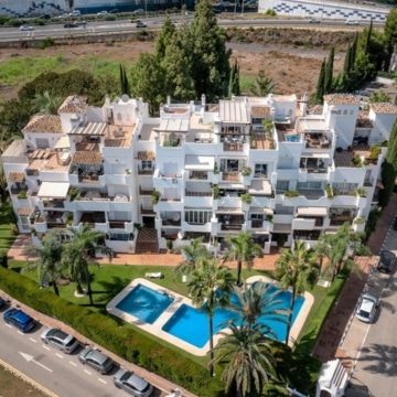 Duplex penthouse with panoramic views in Alcazaba Gardens, Puerto Banus Picture 26