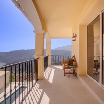 Beautiful villa with breath-taking sea views in Sierra Blanca Country Club, Istan Picture 18