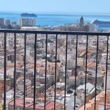 Luxury penthouse in AQ Urban Sky with spacious terraces and panoramic views of Malaga City Picture 17