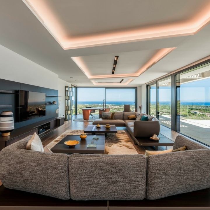 Contemporary-style luxury villa with panoramic views in La Reserva, Sotogrande Picture