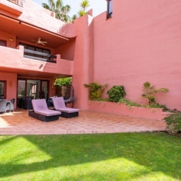 Beautiful ground floor apartment located in the gated community of Menara Beach, Estepona Picture 7