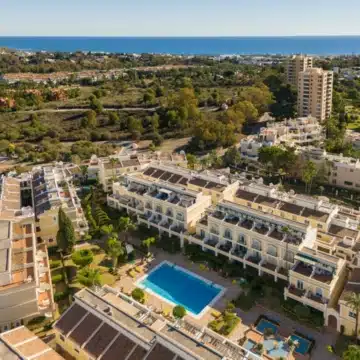 Luxury penthouse with panoramic sea views in Aloha Gardens, Nueva Andalucia Picture 17