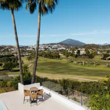 Renovated luxury front-line golf villa in Los Naranjos Golf, Nueva Andalucia Picture 14