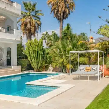 Beautiful and elegant 4-bedroom villa in Nueva Andalucia, Marbella Picture 10