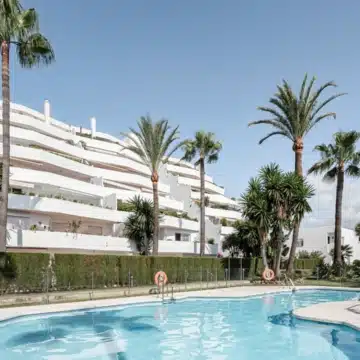 Scandinavian designed ground floor apartment in the heart of Nueva Andalucia, Marbella Picture 17