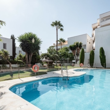 Scandinavian designed ground floor apartment in the heart of Nueva Andalucia, Marbella Picture 18