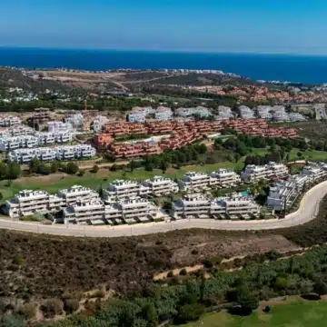 Bliss Homes – Stunning 3 bedroom apartment with sea and mountain views in Casares Picture 10