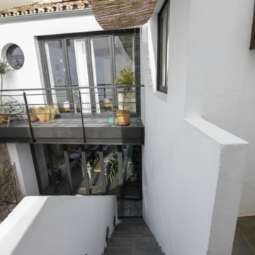 Two unique and spacious renovated townhouses with restaurant in the historic Estepona center Picture 25