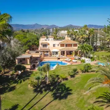 Stunning frontline beach villa in Hacienda Beach, The New Golden Mile Estepona Picture 34