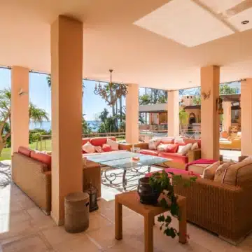 Stunning frontline beach villa in Hacienda Beach, The New Golden Mile Estepona Picture 14