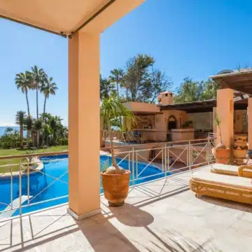 Stunning frontline beach villa in Hacienda Beach, The New Golden Mile Estepona Picture 41