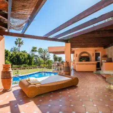 Stunning frontline beach villa in Hacienda Beach, The New Golden Mile Estepona Picture 25