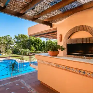 Stunning frontline beach villa in Hacienda Beach, The New Golden Mile Estepona Picture 26