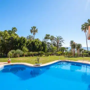 Stunning frontline beach villa in Hacienda Beach, The New Golden Mile Estepona Picture 44