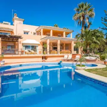 Stunning frontline beach villa in Hacienda Beach, The New Golden Mile Estepona Picture 57