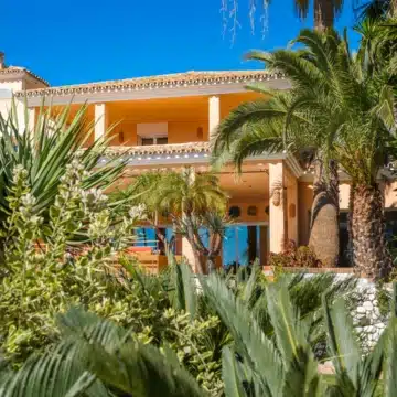 Stunning frontline beach villa in Hacienda Beach, The New Golden Mile Estepona Picture 59