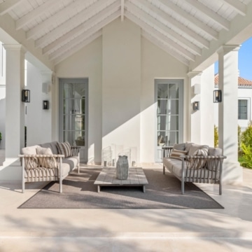 Incredible villa with classical architecture in La Cerquilla, Nueva Andalucia Picture 35