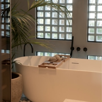Luxury penthouse with breathtaking sea and mountain views in Alcazaba Beach, Estepona Picture 30