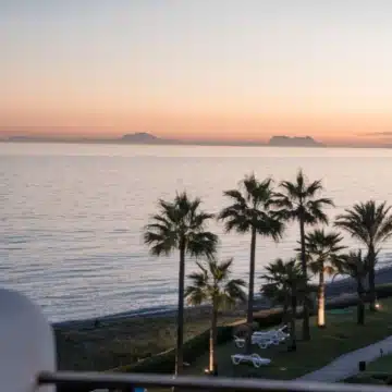 Luxury penthouse with breathtaking sea and mountain views in Alcazaba Beach, Estepona Picture 35