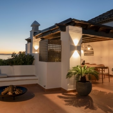 Luxury penthouse with breathtaking sea and mountain views in Alcazaba Beach, Estepona Picture 39