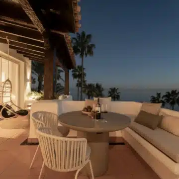 Luxury penthouse with breathtaking sea and mountain views in Alcazaba Beach, Estepona Picture 42