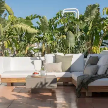 Luxury penthouse with breathtaking sea and mountain views in Alcazaba Beach, Estepona Picture 1