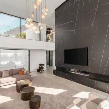 Luxurious 4-bedroom villa with panoramic golf and mountain views in La Alqueria, Benahavis Picture 0