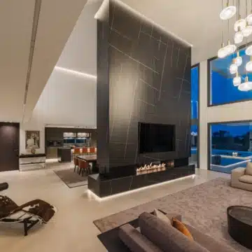 Luxurious 4-bedroom villa with panoramic golf and mountain views in La Alqueria, Benahavis Picture 2