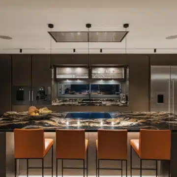 Luxurious 4-bedroom villa with panoramic golf and mountain views in La Alqueria, Benahavis Picture 36