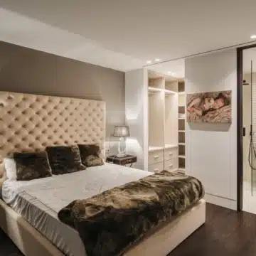 Luxurious 4-bedroom villa with panoramic golf and mountain views in La Alqueria, Benahavis Picture 54