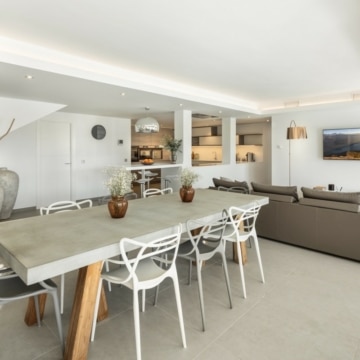 Modern 6-bedroom villa with unbeatable views of mountains in Nueva Andalucia Picture 4