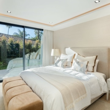 Captivating modern villa with views of golf course in Las Brisas, Nueva Andalucia Picture 16