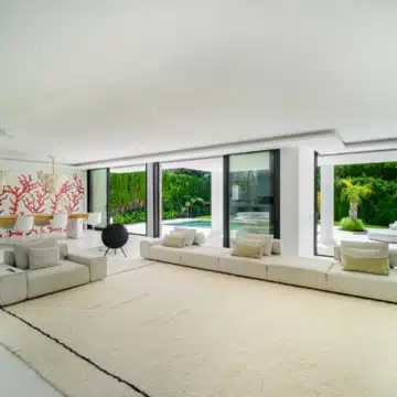 Refurbished villa in prestigious gated community of Parcelas del Golf, Nueva Andalucia Picture 21
