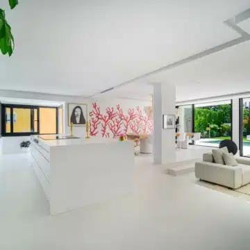 Refurbished villa in prestigious gated community of Parcelas del Golf, Nueva Andalucia Picture 10