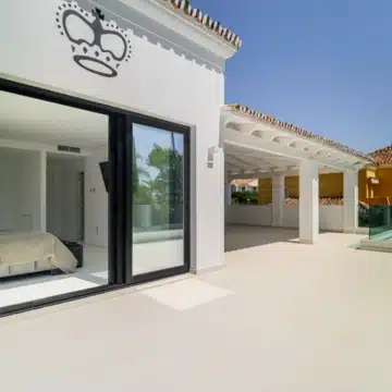 Refurbished villa in prestigious gated community of Parcelas del Golf, Nueva Andalucia Picture 33