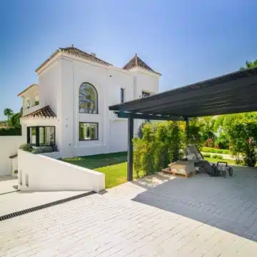 Refurbished villa in prestigious gated community of Parcelas del Golf, Nueva Andalucia Picture 45
