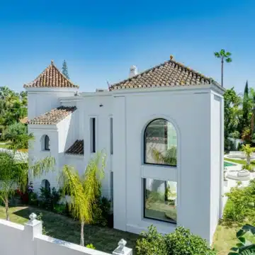 Refurbished villa in prestigious gated community of Parcelas del Golf, Nueva Andalucia Picture 49