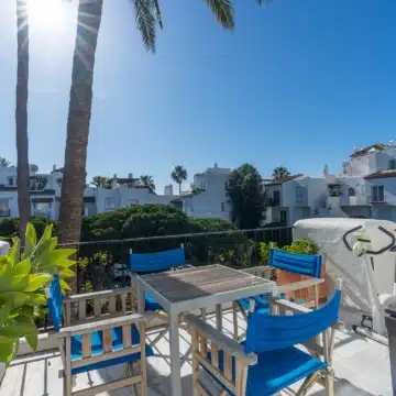 Refurbished beach front penthouse in Alcazaba Beach, Estepona Picture 6