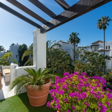 Refurbished beach front penthouse in Alcazaba Beach, Estepona Picture 29
