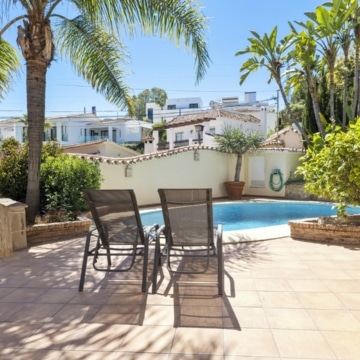 Contemporary and cozy five bedroom villa in Nueva Andalucia, Marbella Picture 35