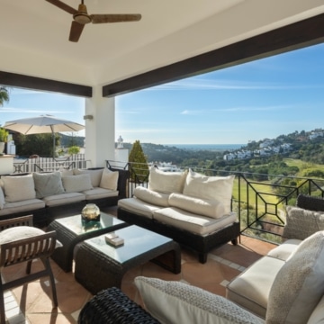 Marvellous villa with breathtaking sea and golf views in Lomas de La Quinta, Benahavis Picture 4