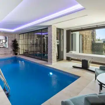 Marvellous villa with breathtaking sea and golf views in Lomas de La Quinta, Benahavis Picture 2