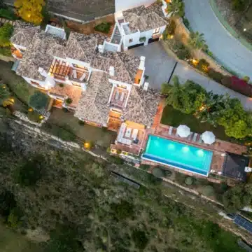 Marvellous villa with breathtaking sea and golf views in Lomas de La Quinta, Benahavis Picture 32